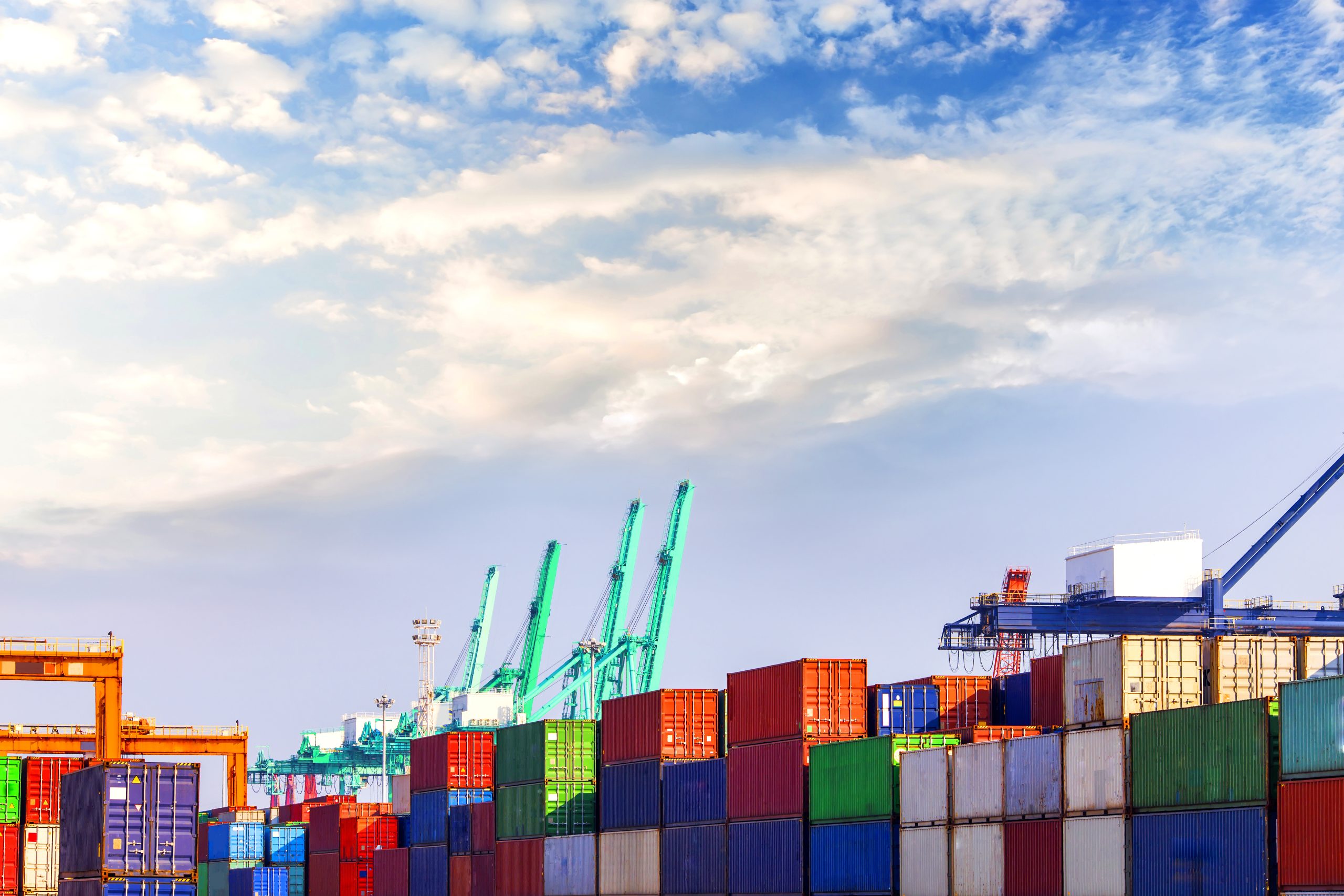 container terminal?wharf, transport